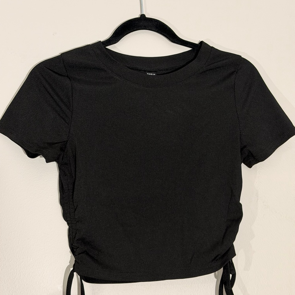 SHEIN Black Short Sleeve Top